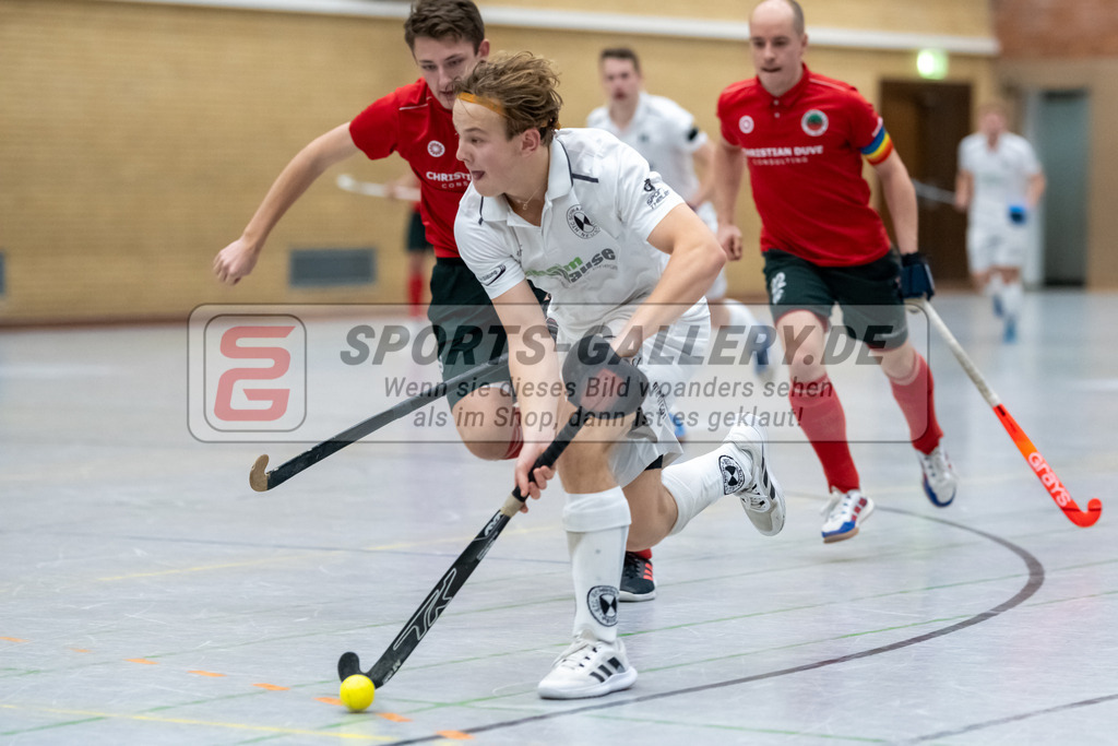 SFE_20230115_0160 | 1. Bundesliga Hockey Herren Schwarz-Weiss Neuss - Crefelder HTC am 15.01.2023 in  (Sporthalle Jahnerstrasse), Photo: Stephan Fehrmann 2022 (Sports-Gallery),Schröder Mika ( Crefelder HTC #33 ),Finn LangHeinrich ( Schwarz-Weiss Neuss #15 )