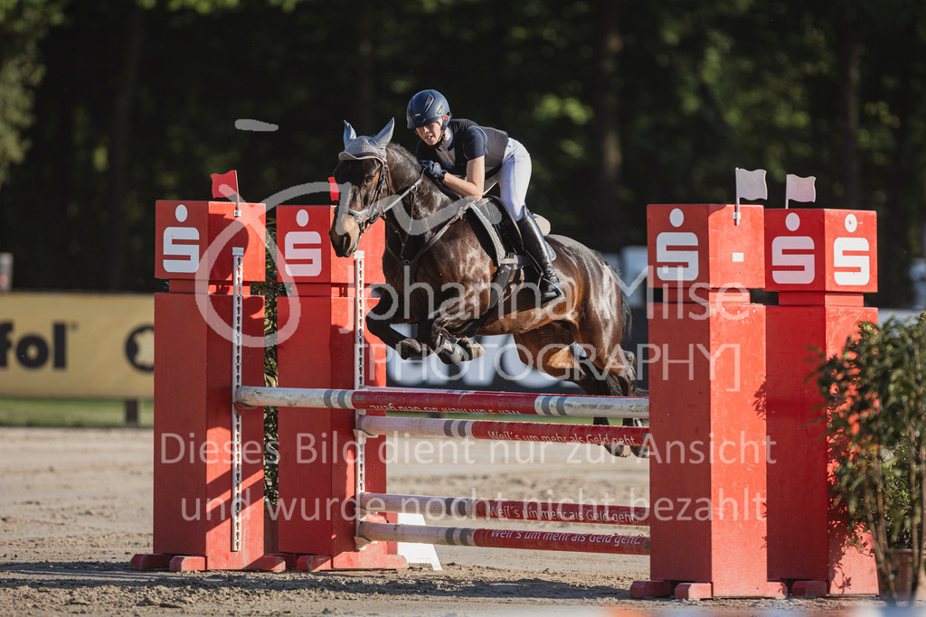 250501_MünsterHandorf_PonyTrophy-327 | Deine schönsten Turniermomente als professionelle Fotos! Entdecke hochwertige Pferdesport-Fotografie im Online-Shop. Jetzt Fotos finden & bestellen!