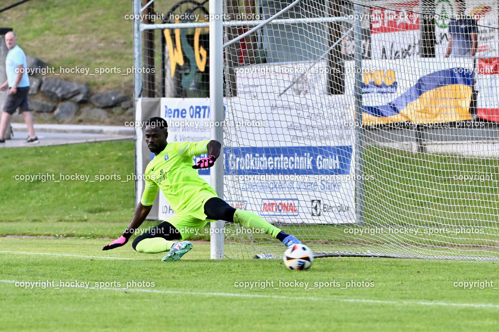 WSG Radenthein vs. URC Thal Assling | #9 Denis Kerrniqi URC Thal Assling, Elfmeter WSG Radenthein, WSG Radenthein vs. URC Thal Assling, WSG Radenthein vs. URC Thal Assling am 30.05.2025 in Radenthein (Sportplatz Radenthein), Austria, (Photo by Bernd Stefan)