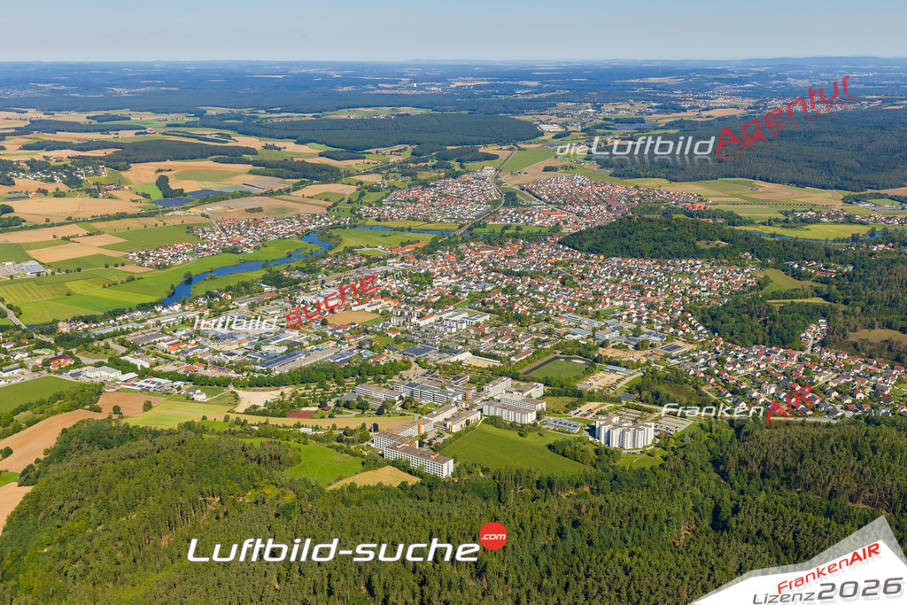 Luftaufnahme der Stadt Regenstauf - Die Luftaufnahme wurde 2025 vom UL-Flugzeug heraus erstellt ( keine Drohne ) - Hochauflösende Luftaufnahme - für professionelle Ausdrucke geeignet. Die Geschenkidee !Mit Lizenz und Bildrechte bestellbar