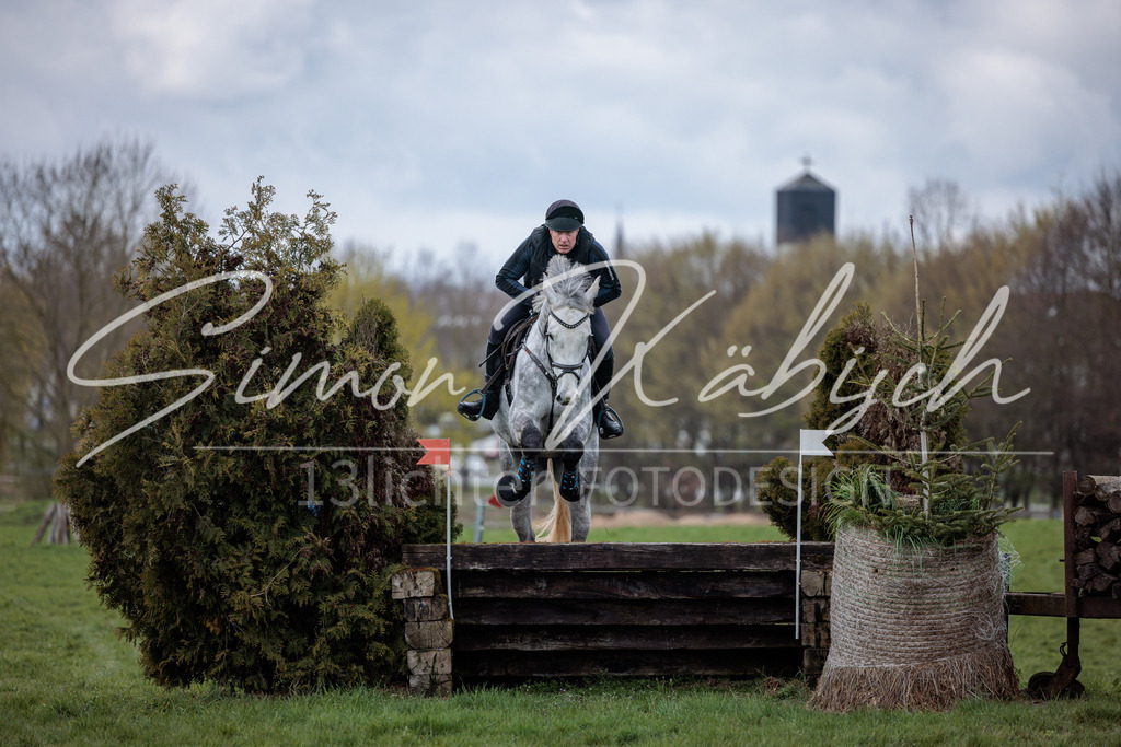 20260329-_3LI4886 | Tierfotografie Pferde, Hunde, Katzen, Haustiere.
Turnierfotografie Reitturniere, Reiten, Springreiten, Dressur in Hanau, dem Main-Kinzig-Kreis und dem Rhein-Main- Gebiet um Frankfurt