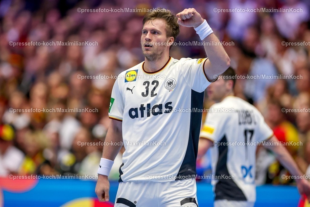 EHF17012602042 | 17.01.2026, Handball, Men's EHF EURO 2026, Deutschland - Serbien, Jyske Bank Boxen in Herning, Dänemark, Preliminary Round:  Franz Semper (Germany #32)  jubelnd
