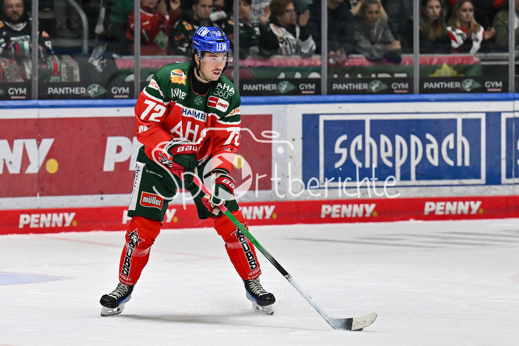 Augsburger Panther - ERC Ingolstadt | Am Puck Riley McCOURT (Augsburger Panther #72) / Freisteller / Einzelfoto