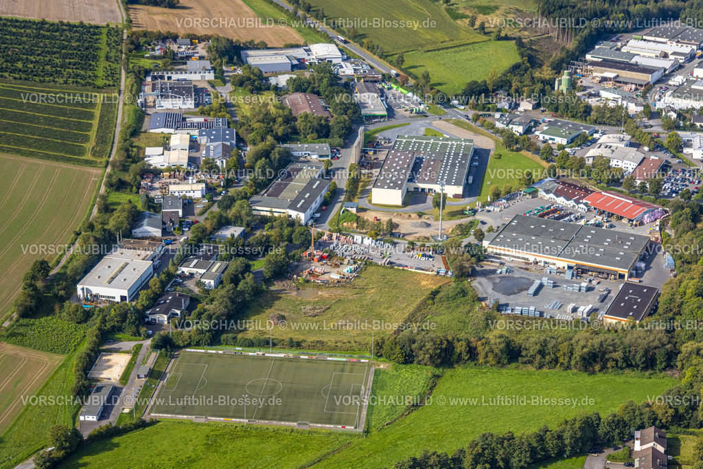 Sundern230905120 | Luftbild, Gewerbegebiet Hanns-Martin-Schleyer-Straße, Blome-Tillmann GmbH, Fußballplatz Westenfeld, Westenfeld, Sundern, Sauerland, Nordrhein-Westfalen, Deutschland