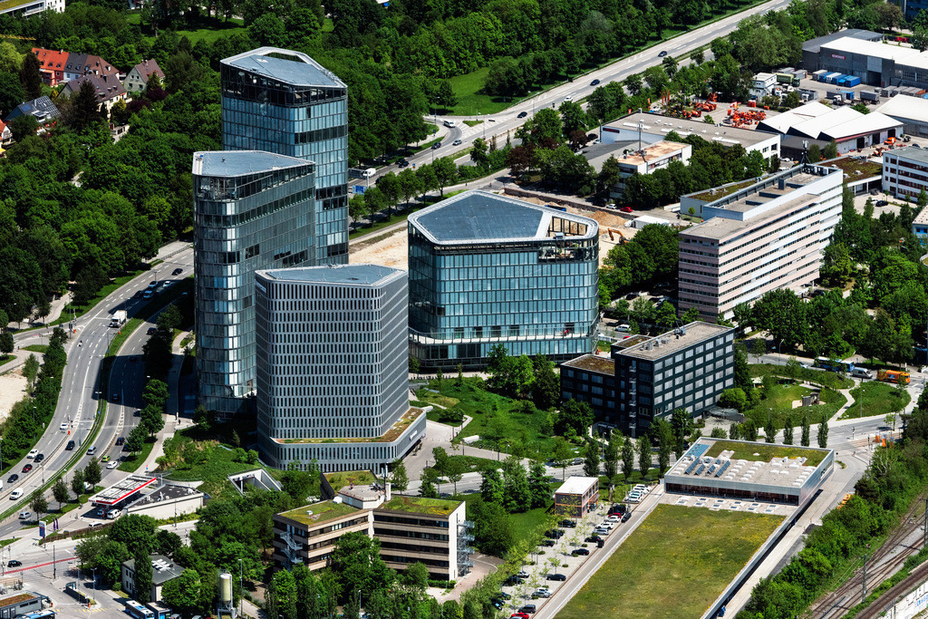 dr__0097064.jpg | MüNCHEN 19.05.2022 Bürogebäude des Verwaltungs- und Geschäftshause- Ensembles " Bavaria Towers " an der Truderinger Straße im Stadtteil Bogenhausen in München im Bundesland Bayern, Deutschland. Weiterführende Informationen bei: BKLS Architekten + Stadtplaner BDA,  Bayern Projekt GmbH,  Die Tragwerker GmbH,  Ingenieurbüro Hausladen GmbH,  NIETO SOBEJANO ARQUITECTOS GMBH,  PERI GmbH,  PORR Deutschland GmbH,  bwp Burggraf + Reiminger Beratende Ingenieure GmbH. // Office building of the administration and business house ensemble "Bavaria Towers" on Truderinger Strasse in the district on street Riedenburger Strasse of Bogenhausen in Munich in the state Bavaria, Germany. Further information at: BKLS Architekten + Stadtplaner BDA,  Bayern Projekt GmbH,  Die Tragwerker GmbH,  Ingenieurbuero Hausladen GmbH,  NIETO SOBEJANO ARQUITECTOS GMBH,  PERI GmbH,  PORR Deutschland GmbH,  bwp Burggraf + Reiminger Beratende Ingenieure GmbH. Foto: Daniel Reiter
