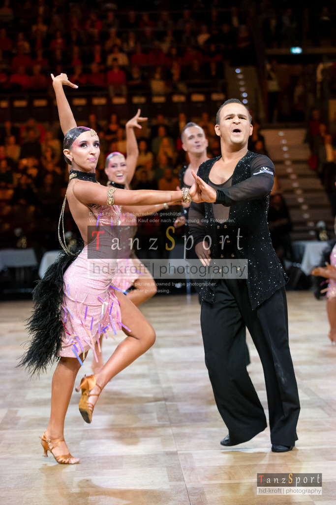 20241109_DM-Formationen_Vorrunde_0713 | Tanzsportbilder, Standardtanz, Lateintanz, WDSF, DTV, LTVB, dancecomp, goc, hessen tanzt, blaues band der spree, walzer, tango, wiener walzer, slowfox, quickstepp, samba, rumba, cha-cha-cha, paso doble. jive, hd-kroft photography, turniertanzsport