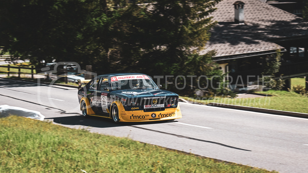 19. Arosa ClassicCar 2023 - 2. September 2023 | 19. Arosa ClassicCar 2023
Arosa, Schweiz
Erni Pius aus Altendorf mit der Startnummer 301 in einem Opel Kadett C ImCoSys Bürke, Jahrgang 1978, in der Klasse Sport Trophy.
@arosaclassiccar, @arosa.official, #arosaclassiccar, #arosa, #76curves, #classiccar
Bild: Sportfotografie Markus Aeschimann | www.markus-aeschimann.ch - Realisiert mit Pictrs.com
