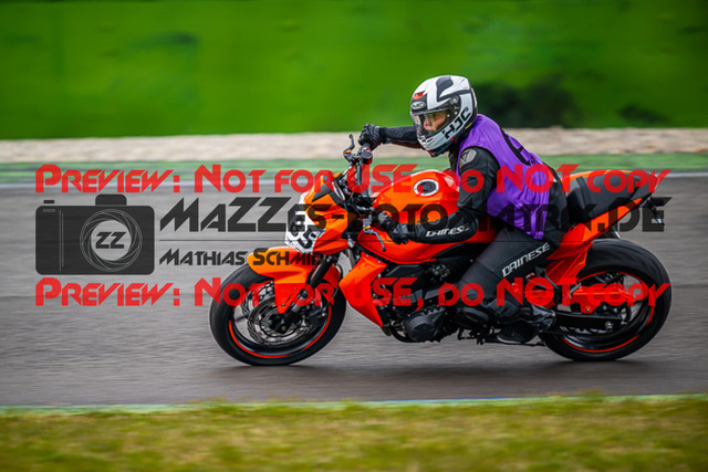 MaZZes_FotoMatrix_230410_875 | INST