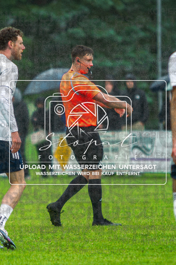 Final Kreispokal HK - Germania Walsrode vs. TSV Wietzendorf | Michael Böttrich (Schiedsrichter); Finale Kreispokal HK - Germania Walsrode vs. TSV Wietzendorf am 07.06.2026 in Sportplatz Alter Schulweg, Schülern - Realisiert mit Pictrs.com