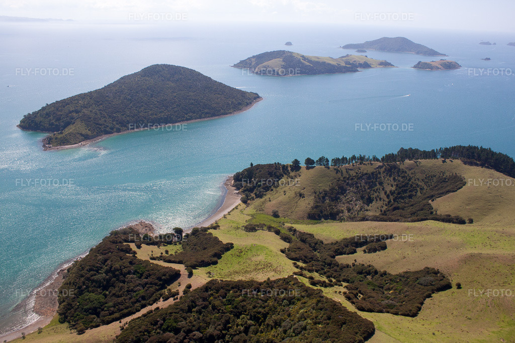 Luftbild: Ortsansicht in Whanganui Island im Bundesland Waikato in Neuseeland. Foto: IMG_55713.jpg vom 12.01.2013 durch Werner Riehm/FLY-FOTO.de