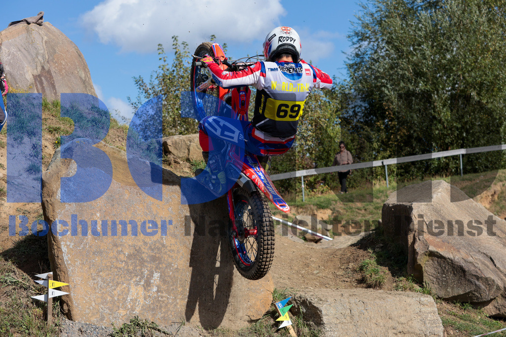 SES_DMTRIA20240929-9 | bond - Realisiert mit Pictrs.com