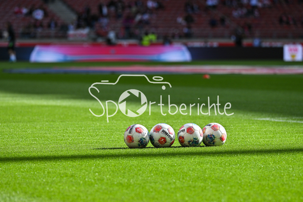 VfB Stuttgart - VfL Wolfsburg | STUTTGART, DEUTSCHLAND - 01. MÄRZ: im Bild DERBYSTAR - Spielbälle in der MHP Arena vor dem Bundesligamatch zwischen dem VfB Stuttgart und dem VfL Wolfsburg am 24. Spieltag in der MHP-Arena / DFL REGULATIONS PROHIBIT ANY USE OF PHOTOGRAPHS AS IMAGE SEQUENCES AND/OR QUASI-VIDEO / Symbolbild / Symbolfoto