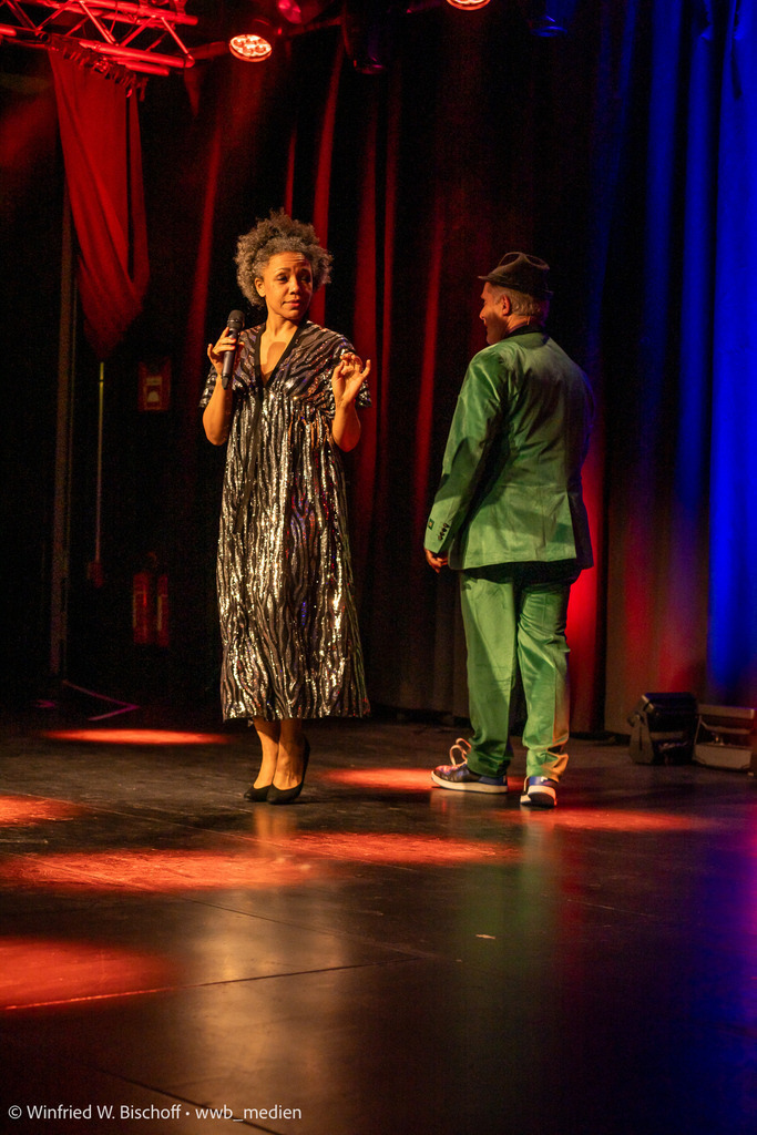 wwb-2412-0324 | <Fotografie> <Video> <Film> <Winfried Bischoff> - Realisiert mit Pictrs.com