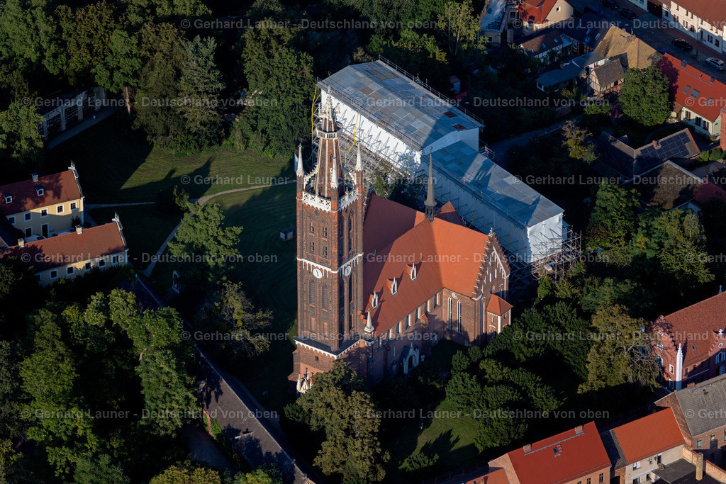 4062486 | ORANIENBAUM-WöRLITZ 08.09.2021 Kirchengebäude " St. Petri-Kirche Wörlitz " an der Kirchgasse in Oranienbaum-Wörlitz im Bundesland Sachsen-Anhalt, Deutschland. Weiterführende Informationen bei: Evangelische Landeskirche Anhalts. // Church building " St. Petri-Kirche Woerlitz " on street Kirchgasse in Oranienbaum-Woerlitz in the state Saxony-Anhalt, Germany. Further information at: Evangelische Landeskirche Anhalts. Foto: Gerhard Launer