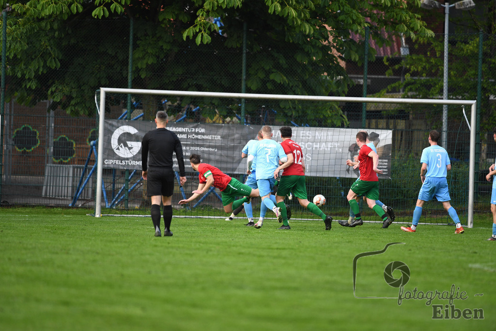 BV Bockhorn-SG FriPe | Relegation zur Kreisliga; BV Bockhorn (blau)-SG FriPe (rot) am 05.06.2025 in Oldenburg/Ofenerdiek (Lagerstraße), Photo: Philip Eiben 2025 - Realisiert mit Pictrs.com