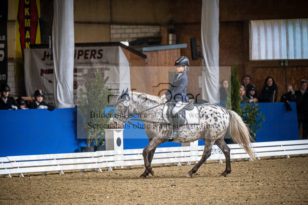 DOS_0886 | Entdecke hochwertige Reitturnierfotos von Foto Oger. Professionell, emotional und authentisch – jetzt Lieblingsmomente im Shop bestellen.Deutschlandweite Turnierfotografie. - Realisiert mit Pictrs.com