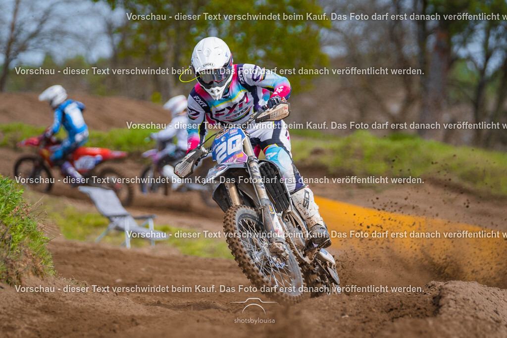04_13_Bensdorf_Ladies-2581 | Sportfotografin aus Berlin-Brandenburg mit Fokus auf Motocross. Ich halte deine sportliche Leistung und echte Emotionen auf und neben der Strecke professionell fest. Entdecke die Fotos von deinem Rennen und bestelle sie direkt hier im Shop.