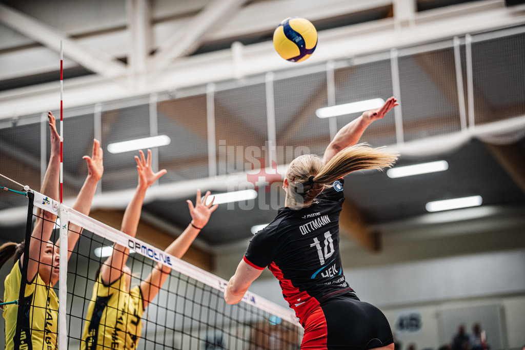 Volleyball | Frauen | Saison 2025/2026 | Volleyball Bundesliga | ETV Hamburger Volksbank Volleys vs. SSC Palmberg Schwerin | 17.01.2026 | Fiona Dittmann (#14, ETV Hamburger Volksbank Volleys) beim Angriff