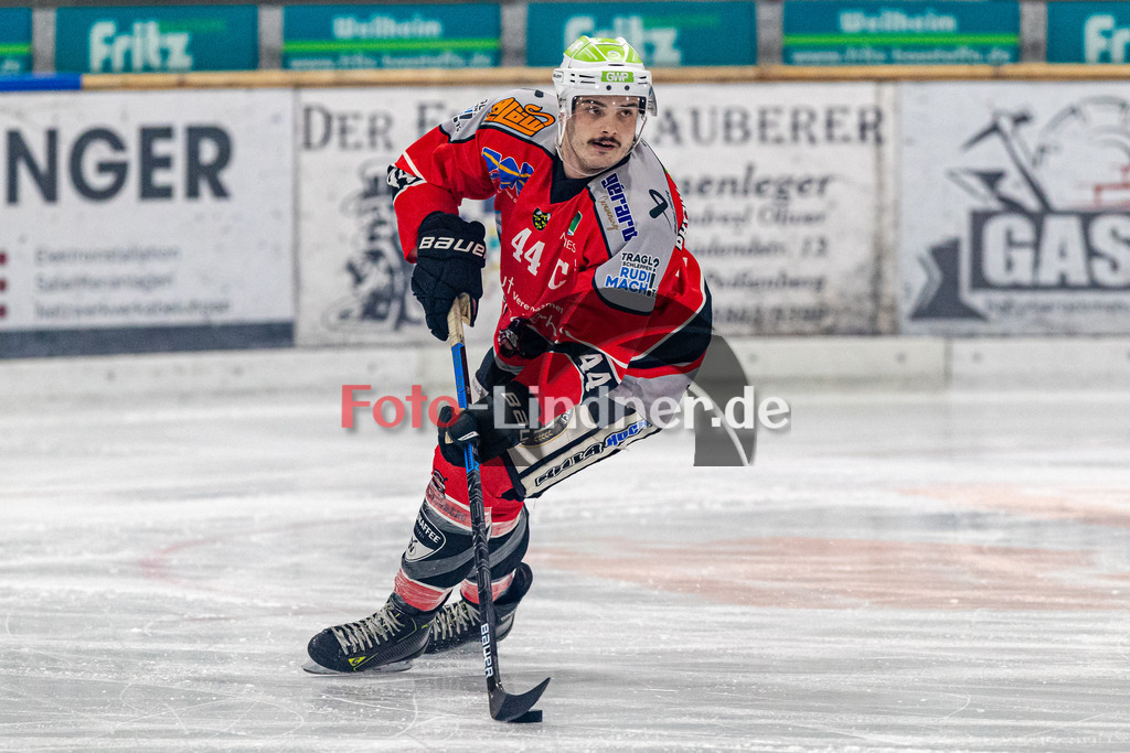 TSV Peißenberg Miners vs EA Schongau Mammuts | Eishockey Bayernliga 2023/2024, TSV Peißenberg Miners vs EA Schongau Mammuts, 20231215,
Martin LIDL (Miners 44) in Aktion,
2023-12-15 in Peißenberg (Eisstadion)
44 Martin LIDL (Miners 44)
Copyright: WolfgangxLindner foto-lindner.de