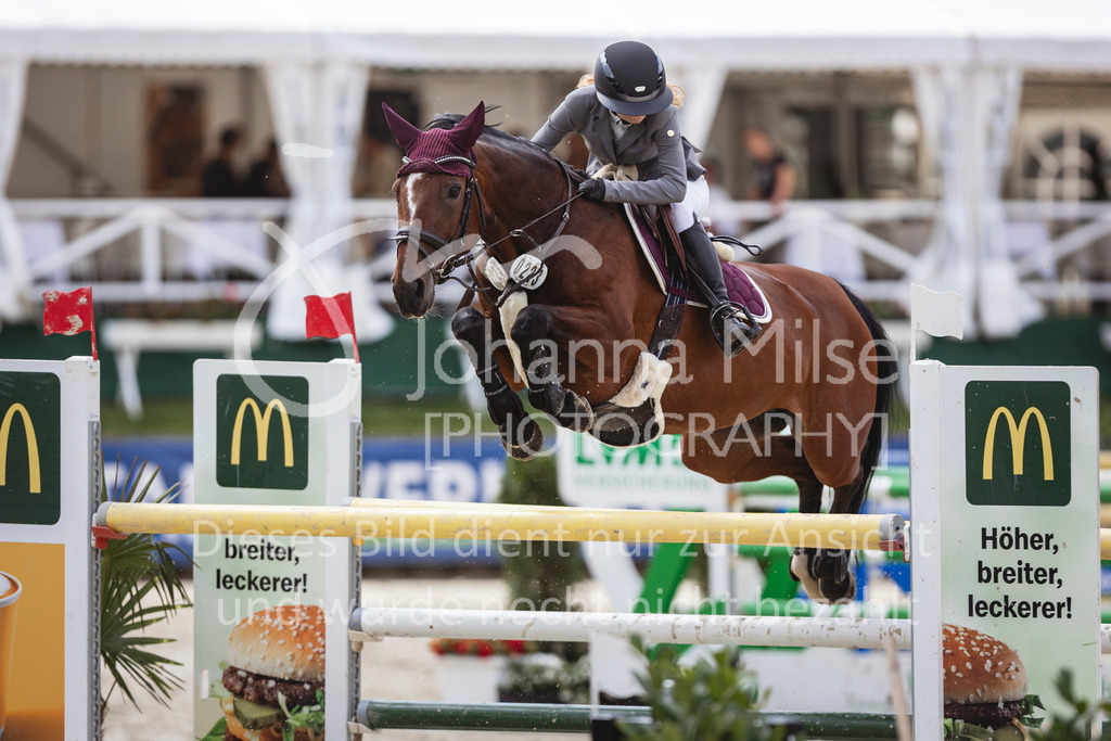 240714_BHO_M2-Spr-2-335 | Deine schönsten Turniermomente als professionelle Fotos! Entdecke hochwertige Pferdesport-Fotografie im Online-Shop. Jetzt Fotos finden & bestellen!