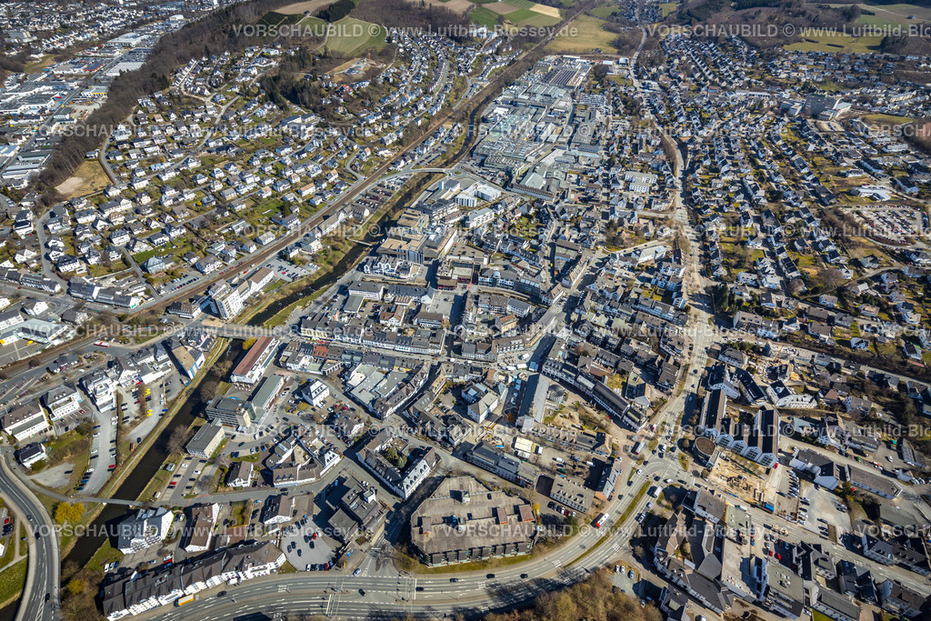 Meschede220302617 | Luftbild, Innenstadt zwischen Fritz-Honsel-Straße und Oesterweg, Martinrea-Honel Werksgelände am Fluss Ruhr, Meschede-Stadt, Meschede, Sauerland, Nordrhein-Westfalen, Deutschland