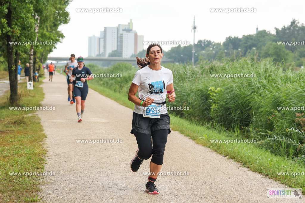 LUR_1806 | 34. M-net Erlanger Triathlon 2025 #erlangertriathlon  #mnettriathlon2025 #mnettriathlon #team #olympischedistanz #mitteldistanz #triathlon #maindonaukanal  #erlangertriathlon2025 #yourpictrs #tv1848 #tv1848erlangen  #triathlonbayern #sportinerlangen #demsportverbunden #sportshot_your_pictrs Copyright: www.sportshot.de