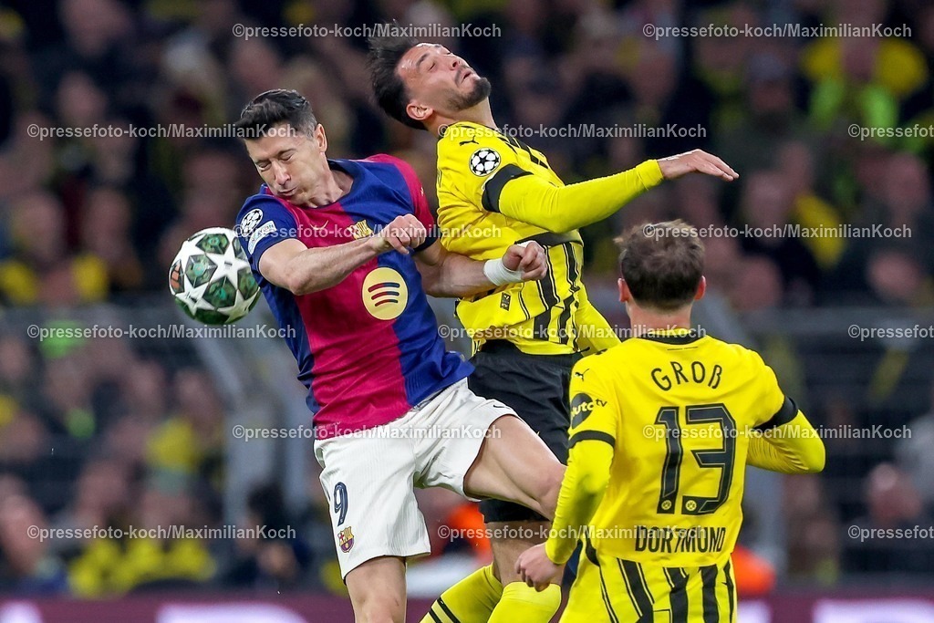 UCL1504251074 | 15.04.2025, Fußball, UEFA Champions League, Borussia Dortmund - FC Barcelona, BVB Stadion, Viertelfinale, Saison 2024 2025: Robert Lewandowski (FC Barcelona #09) im Zweikampf gegen Ramy Bensebaini (BVB #5) Kopfball Kopfballduell Regulations prohibit any use of photographs as image sequences and or quasi-video.