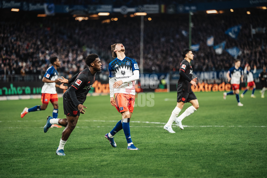 Fußball | Männer | Saison 2025/2026 | 1. Fußball-Bundesliga | 17. Spieltag | Hamburger SV vs. Bayer 04 Leverkusen | 04.03.2026 | Otto Stange (#49, HSV) ärgert sich