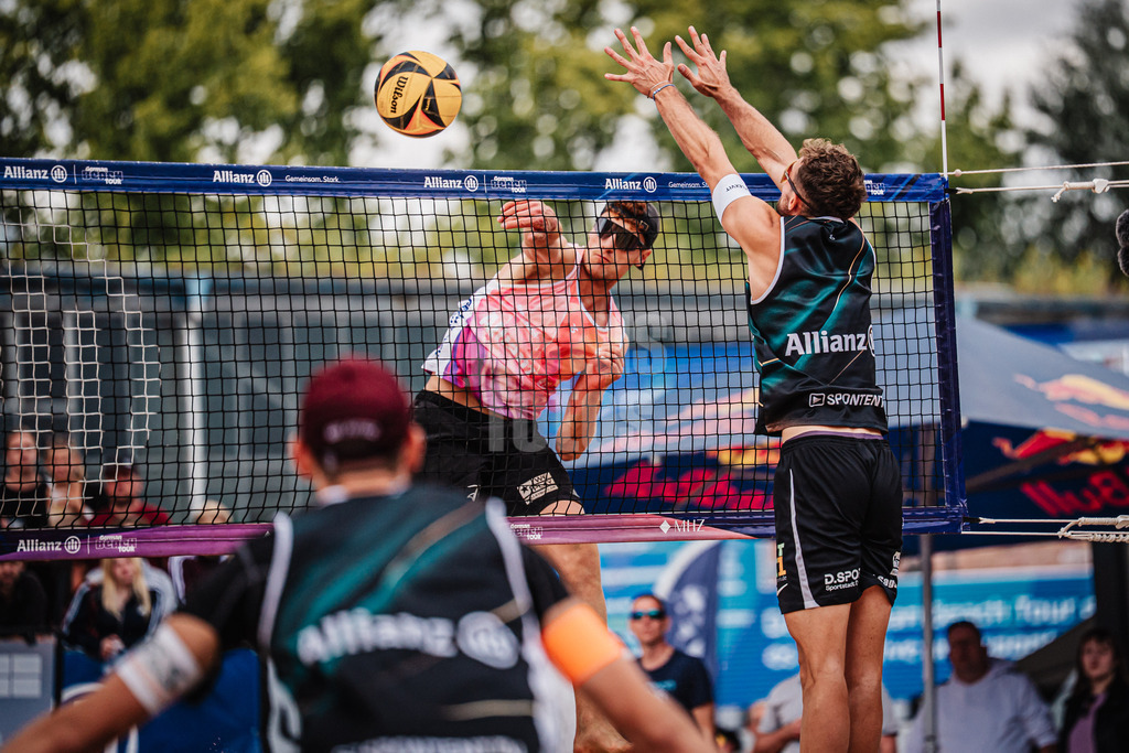 Beachvolleyball | Männer | Allianz German Beach Tour 2025 | Tourstop Berlin | 24.08.2025 | Max Just beim Angriff
