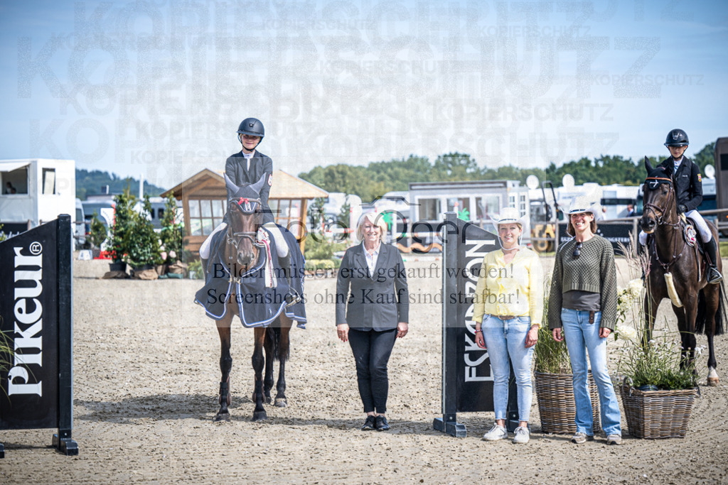 DOS_0634 | Entdecke hochwertige Reitturnierfotos von Foto Oger. Professionell, emotional und authentisch – jetzt Lieblingsmomente im Shop bestellen.Deutschlandweite Turnierfotografie. - Realisiert mit Pictrs.com