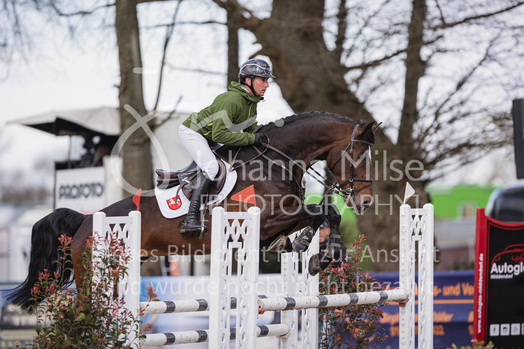 230411_Mühlen_04SprPf-L-411 | Deine schönsten Turniermomente als professionelle Fotos! Entdecke hochwertige Pferdesport-Fotografie im Online-Shop. Jetzt Fotos finden & bestellen!