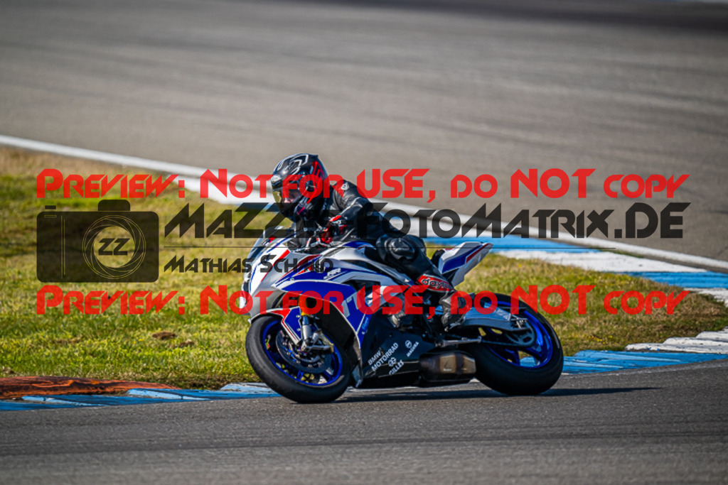 MaZZes_FotoMatrix_230410_4798 | ROT