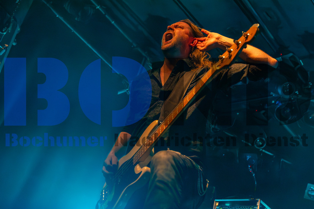 SES_NURDIO20250102-30 | bond - Realisiert mit Pictrs.com