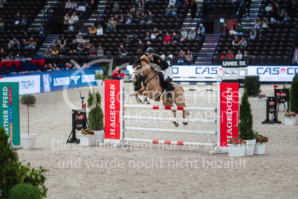 240119_Leipzig_PonyTrophy-595 | Deine schönsten Turniermomente als professionelle Fotos! Entdecke hochwertige Pferdesport-Fotografie im Online-Shop. Jetzt Fotos finden & bestellen!