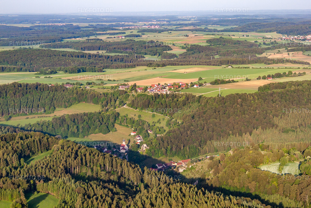 Luftbild: Tal der Großen Lauter im Ortsteil Bichishausen in Münsingen im Bundesland Baden-Württemberg in Deutschland. Foto: IMG_67613.jpg vom 09.06.2014 durch Werner Riehm/FLY-FOTO.de