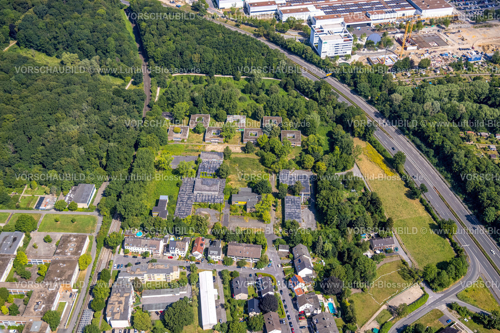 Dortmund220704953 | Luftbild, ehemalige Gehörlosenschule und Erstaufnahmeeinrichtung EAE für Flüchtlinge, Gelände zwischen Bundesstraße B54, Glückaufsegenstraße und Hüttenbruchweg, geplantes Baugebiet für Wohnhäuser, Hacheney, Dortmund, Ruhrgebiet, Nordrhein-Westfalen, Deutschland