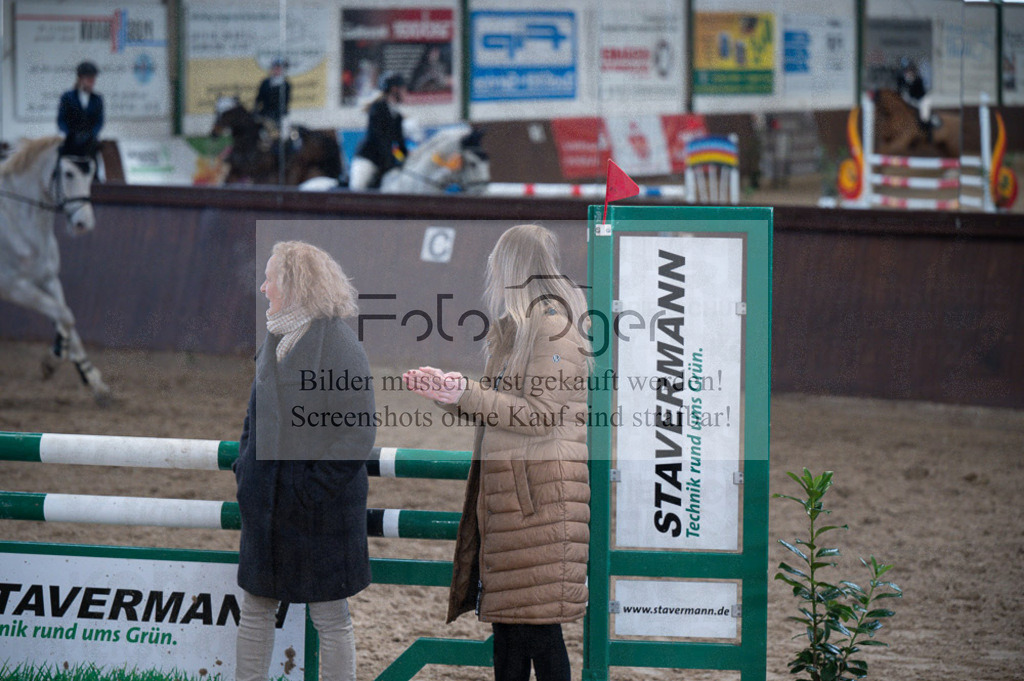 Hallenreittunier Voxtrup 2023 | Entdecke hochwertige Reitturnierfotos von Foto Oger. Professionell, emotional und authentisch – jetzt Lieblingsmomente im Shop bestellen.Deutschlandweite Turnierfotografie. - Realisiert mit Pictrs.com