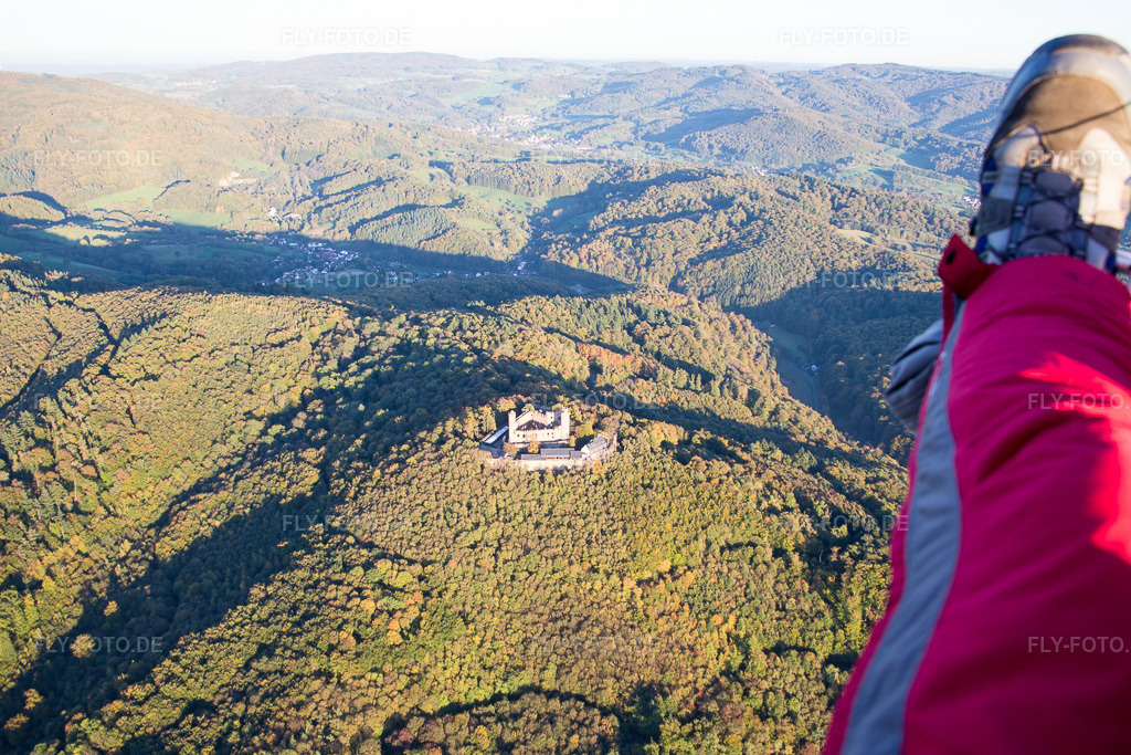 Luftbild: Bensheim, Schloß Auerbach im Ortsteil Auerbach in Bensheim im Bundesland Hessen in Deutschland. Foto: IMG_075033.jpg vom 18.10.2014 durch Werner Riehm/FLY-FOTO.de