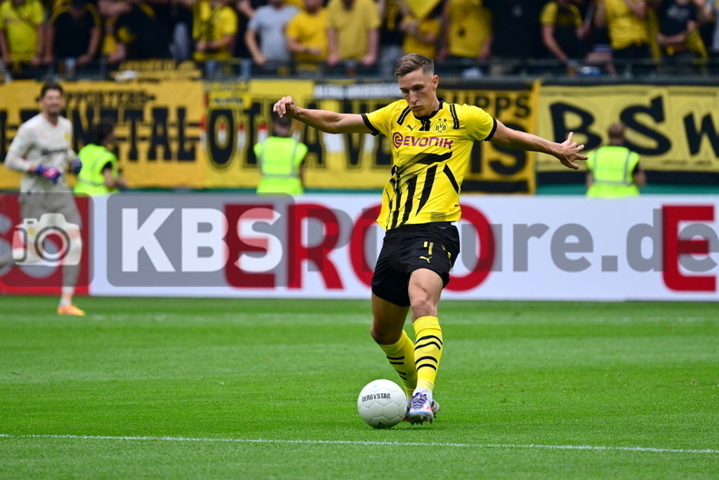 KBS Picture_PhoenixLuebeck-BorDortmund_026 | Schlotterbeck Nico (Borussia Dortmund) ,Sportplatz :  Volksparkstadion, - Realisiert mit Pictrs.com