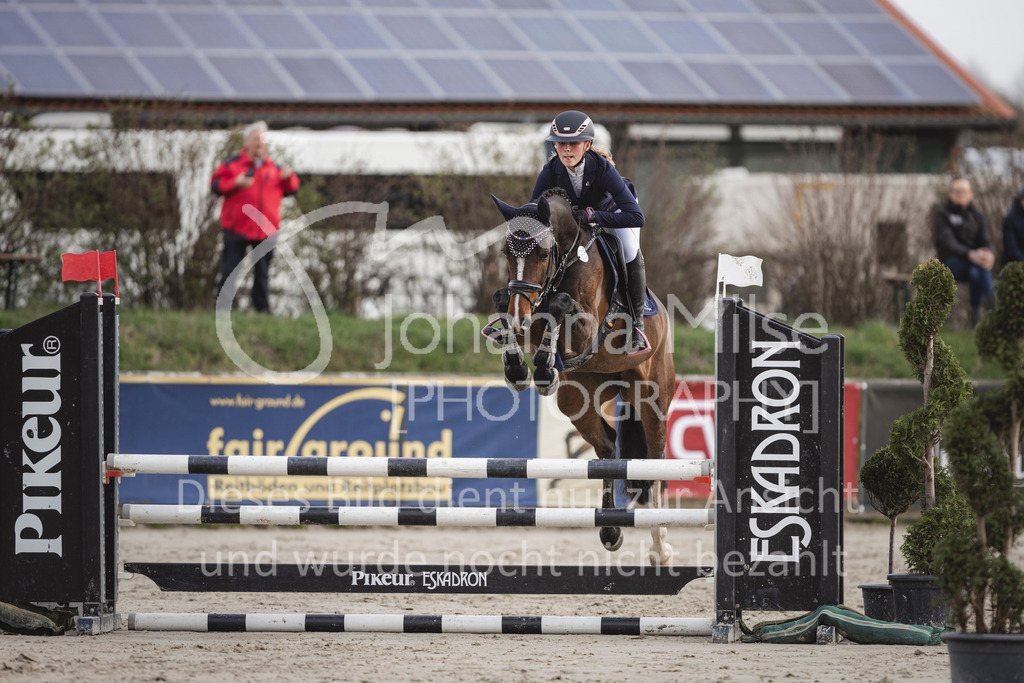 240330_Fruehlingsfest_Amateur-SprPf-A-224 | Deine schönsten Turniermomente als professionelle Fotos! Entdecke hochwertige Pferdesport-Fotografie im Online-Shop. Jetzt Fotos finden & bestellen!