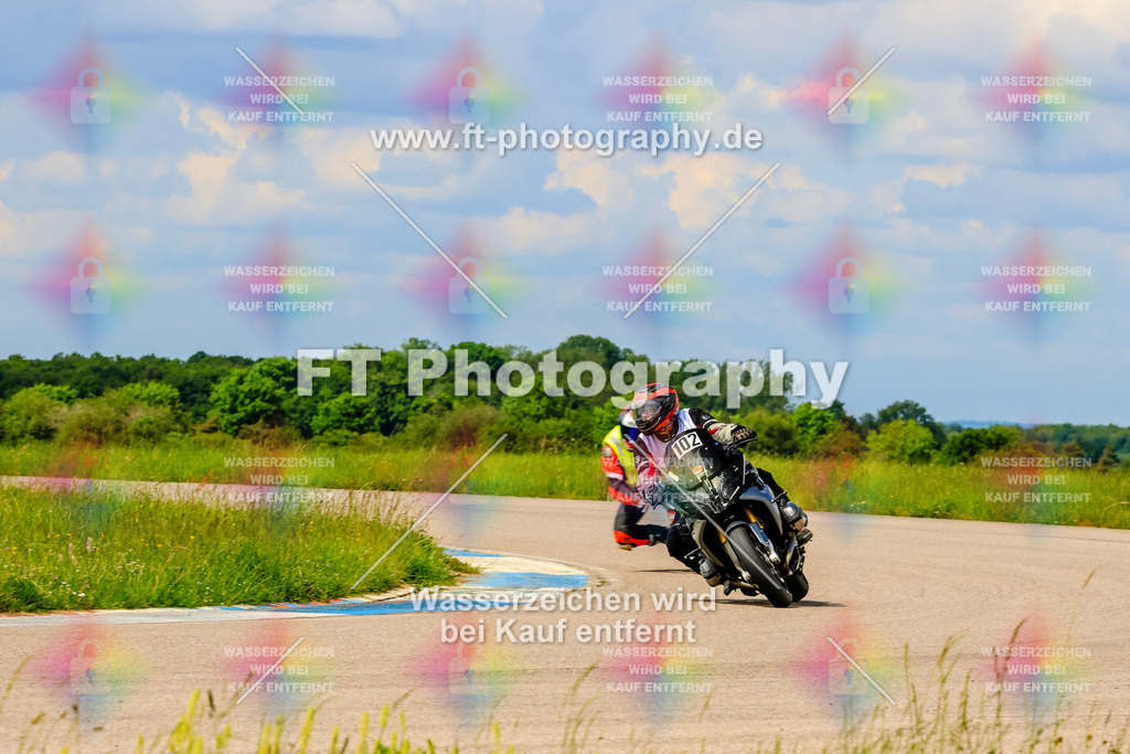 MotoTeam-0732 | Hier findet Ihr Bilder von Touristenfahrten auf der Nürburgring Nordschleife oder von anderen Veranstaltungen die ich besucht habe. Viel Spass beim Durch Schauen 