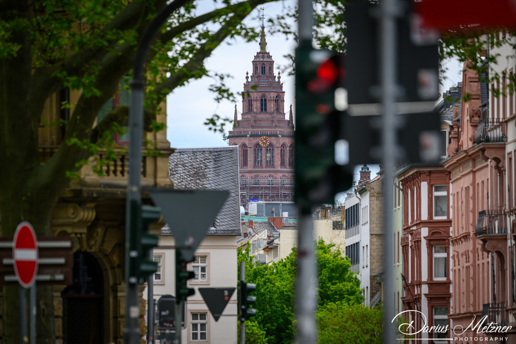 Der Mainzer Dom | Der Mainzer Dom fotografiert aus der Boppstrasse in Mainz