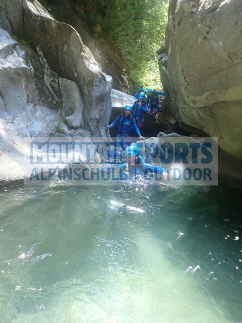P7130198 | Bestelle die Bilder deines Berg- oder Wasser-Abenteuers mit Mountain Sports bequem von zu Hause aus direkt über unseren Online Fotoshop von pictrs.com. - Realisiert mit Pictrs.com