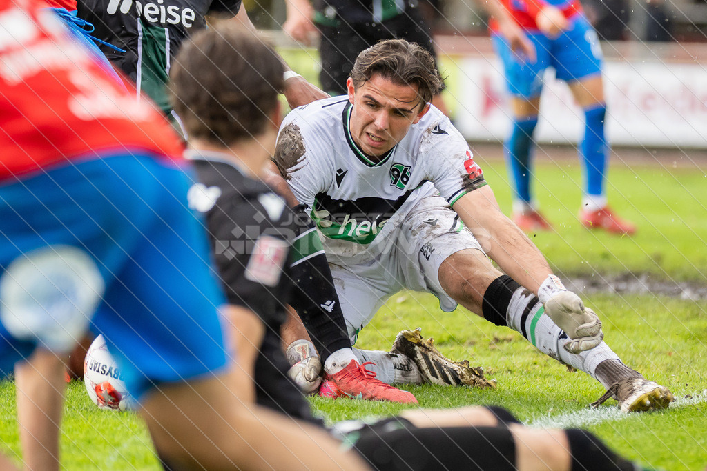 20251005_Picselweb-Fotografie_1R3_1176 | Luca-Joel Grumpe (22, Hannover 96 II) - Realisiert mit Pictrs.com