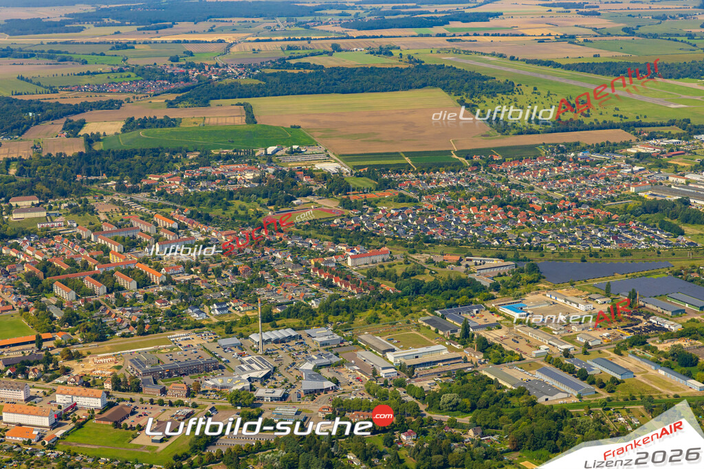 Stadt Stendal von Oben- Die Luftaufnahme wurde 2025 vom UL-Flugzeug heraus erstellt ( keine Drohnenaufnahme ) - Hochauflösende Luftaufnahme - für Wandbilder und großformatige Ausdrucke geeignet. Das besondere Geschenk!Hier alle&nbsp;Infos zur Lizenzierung der LuftaufnahmeWir fliegen auch dieses Jahr wieder in Ihre Region um Luftbilder zu erstellen.- Luftbild anfragen