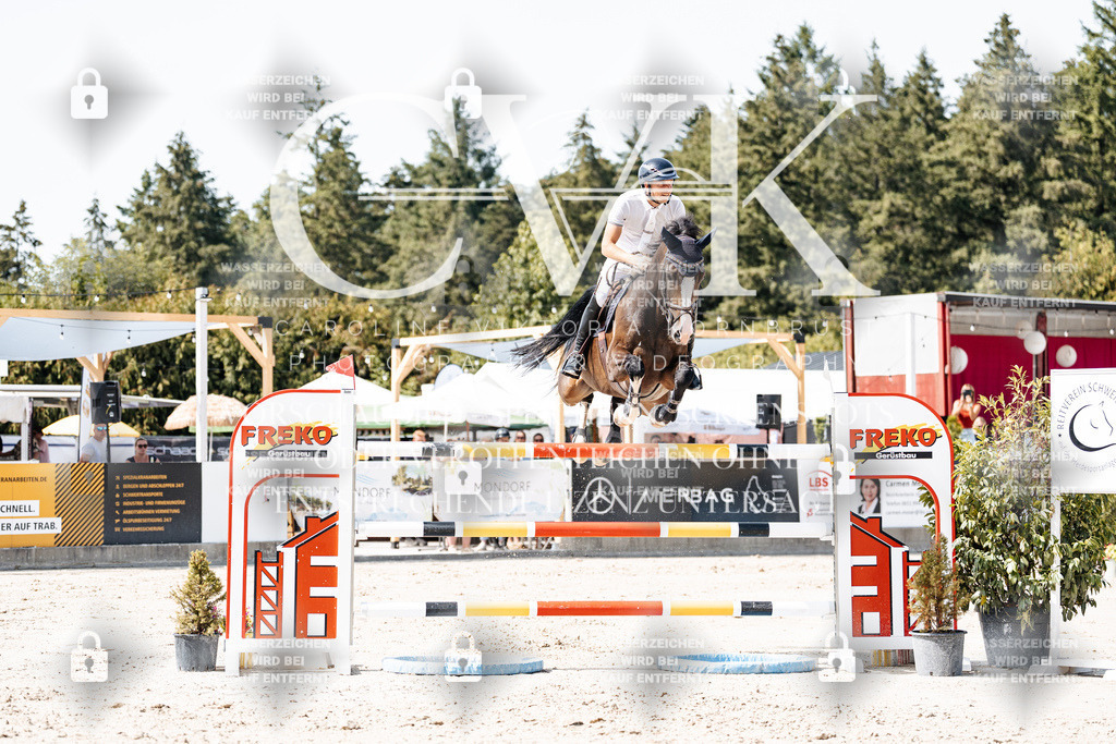 CK905180 | Turnierfotografie Pferdefotografie Trier Rheinland-Pfalz Pferdesport Reitsport Tierfotografie Sportfotografie Pferdevideo Pferdevideografie Equestrianvideography equestrianphotography  - Realisiert mit Pictrs.com