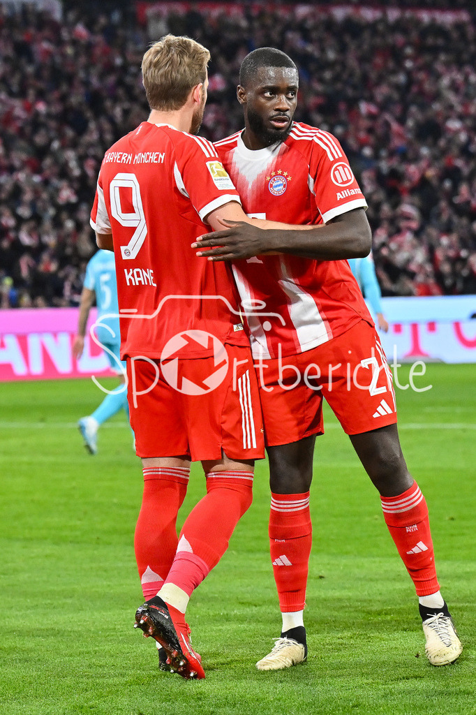 FC Bayern München - TSG 1899 Hoffenheim | MUNICH, GERMANY - 08. FEBRUARY: Jubel der Bayern nach dem Treffer zum 1-0 durch Harry KANE (FC Bayern Munich 9) / Foulelfmeter während dem Bundesligamatch zwischen dem FC Bayern München und der TSG 1899 Hoffenheim am 21. Spieltag in der Allianz Arena / DFL REGULATIONS PROHIBIT ANY USE OF PHOTOGRAPHS AS IMAGE SEQUENCES AND/OR QUASI-VIDEO / Dayot UPAMECANO (FC Bayern Munich 2)