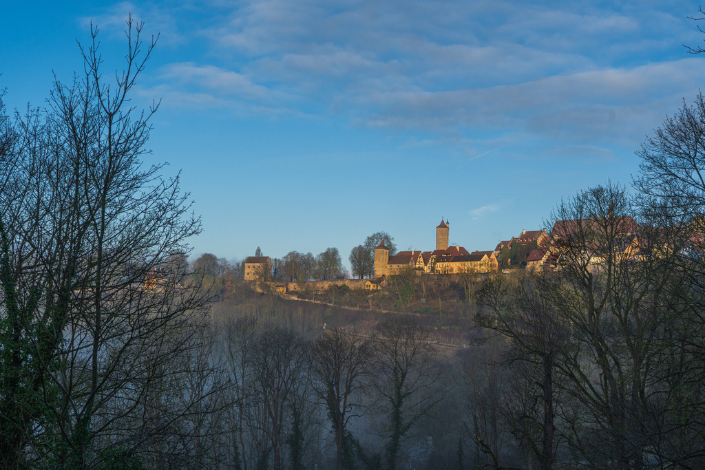 DSC06962 | Rothenburg ob der Tauber. Nur hier gibt es Exklusive und passend zur Jahreszeit Ihr Wandbild, T-Shirt, Tasse und alles was das Rothenburg Herz begehrt. - Realisiert mit Pictrs.com
