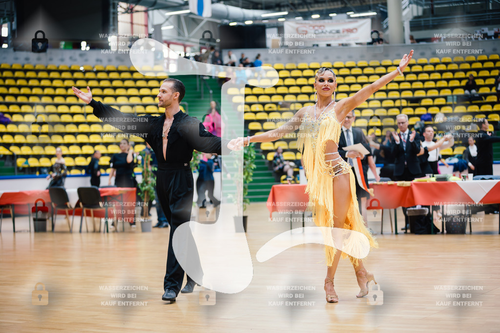 Hessen Tanzt WDSF International Open Latin 4th (83) Vitalii Zakharov _ Tabea Louisa Thaler (TC Blau-Orange Wiesbaden)-2025-05-18-5440 | Webshop for digital downloads and prints of dance sport, event & show photographer Julian Link - Realisiert mit Pictrs.com