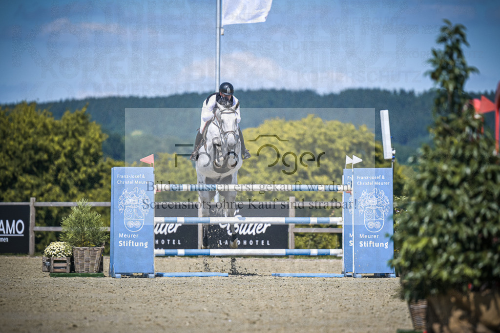 DOS_3518 | Entdecke hochwertige Reitturnierfotos von Foto Oger. Professionell, emotional und authentisch – jetzt Lieblingsmomente im Shop bestellen.Deutschlandweite Turnierfotografie. - Realisiert mit Pictrs.com